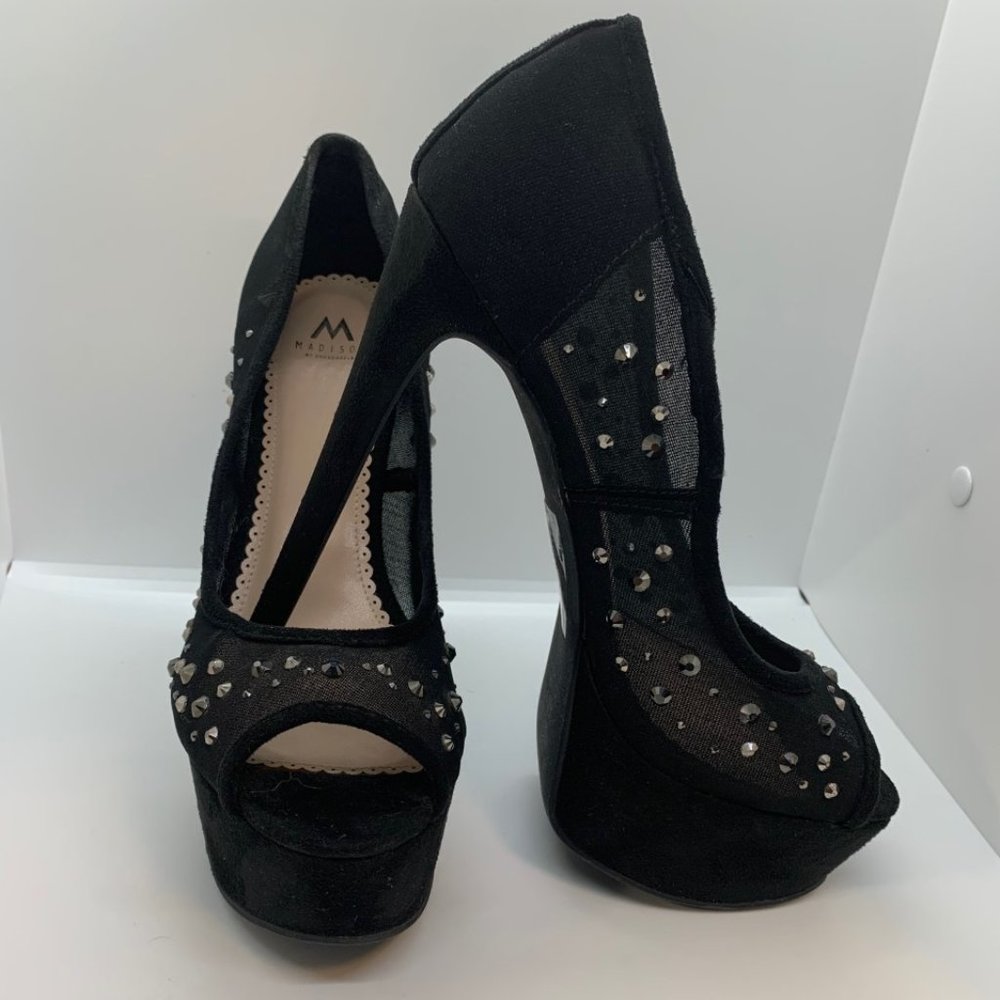 Madison by Shoedazzle "Athena" black platform heels